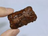 karinto, with finger